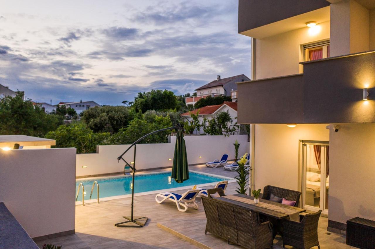 Villa Jana Luxury Apartments Novalja Bagian luar foto