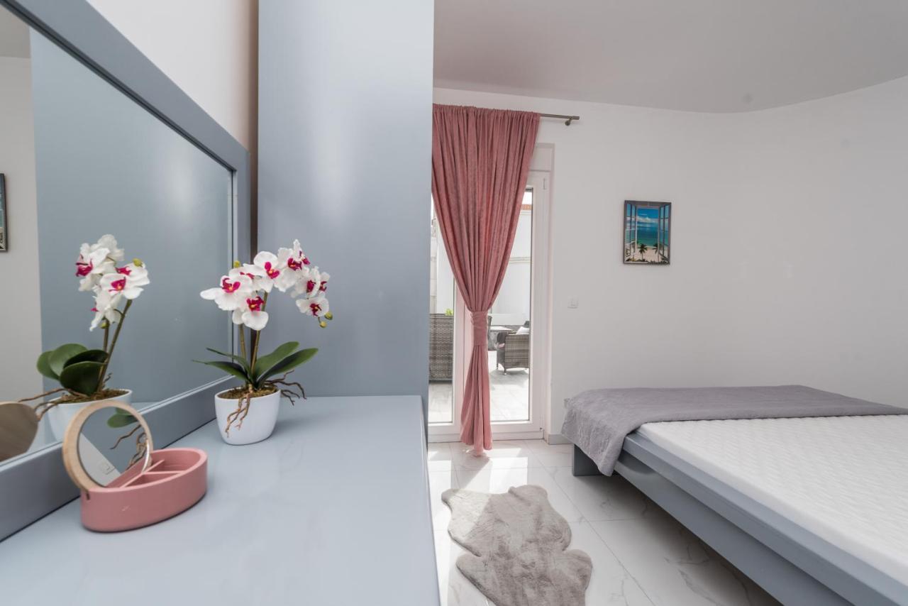 Villa Jana Luxury Apartments Novalja Bagian luar foto