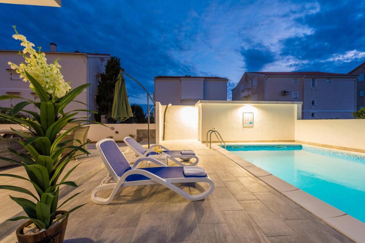 Villa Jana Luxury Apartments Novalja Bagian luar foto