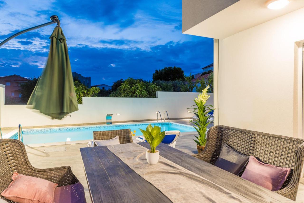 Villa Jana Luxury Apartments Novalja Bagian luar foto