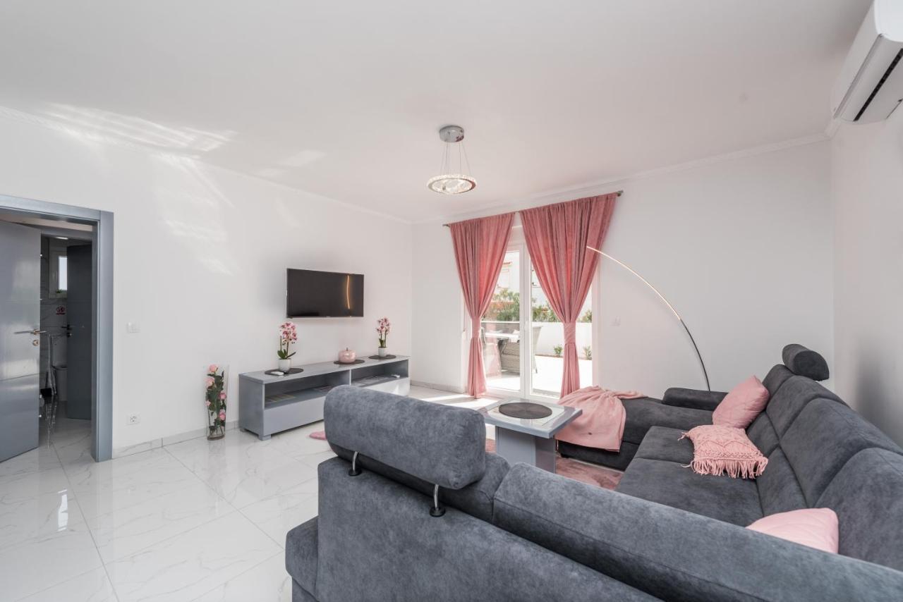 Villa Jana Luxury Apartments Novalja Bagian luar foto