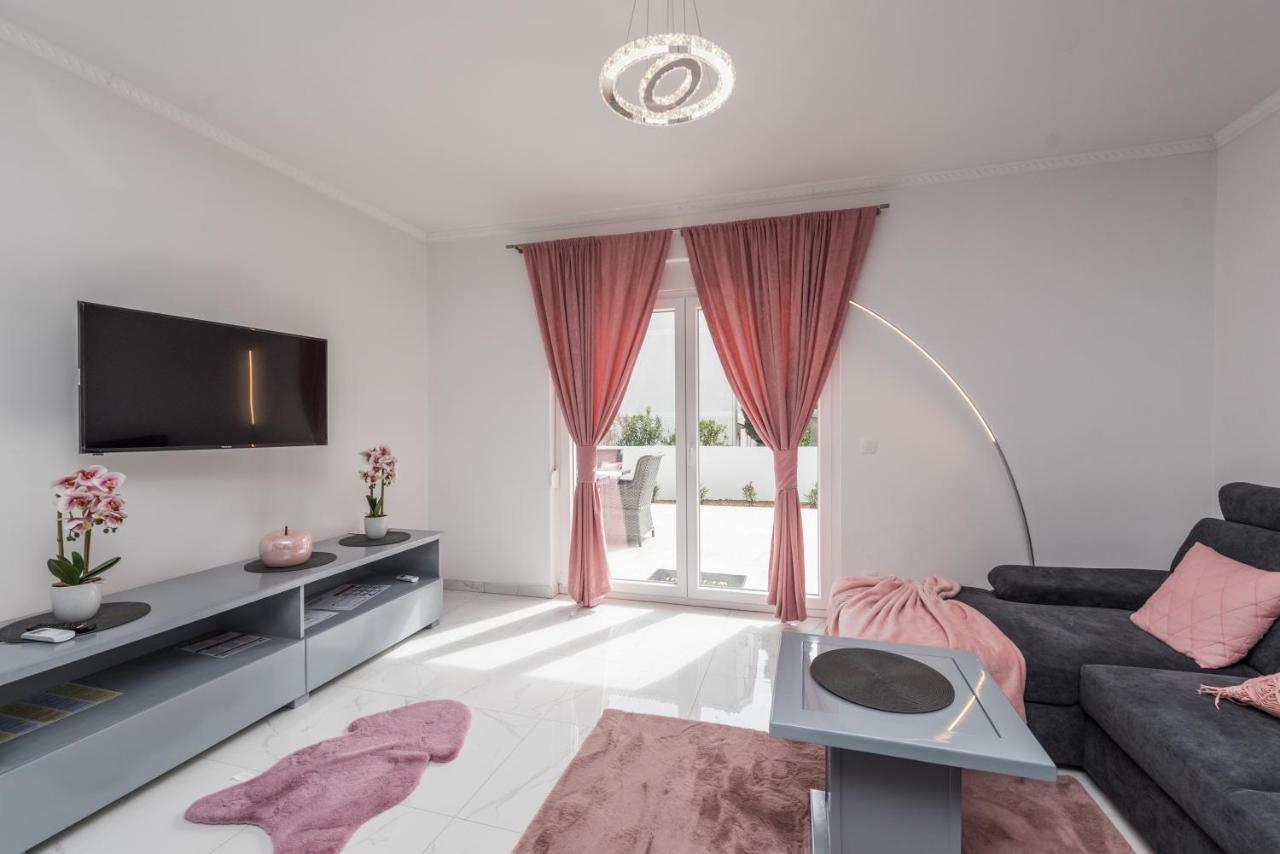 Villa Jana Luxury Apartments Novalja Bagian luar foto