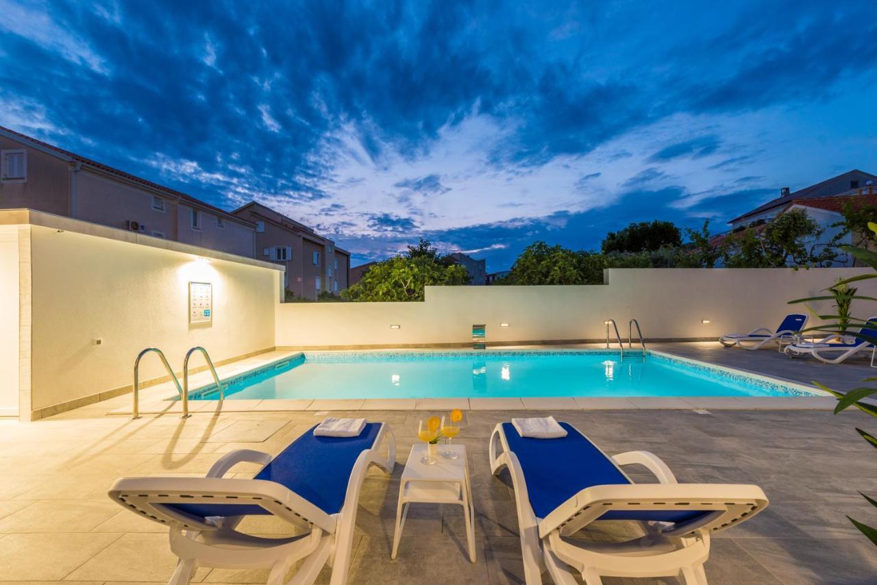 Villa Jana Luxury Apartments Novalja Bagian luar foto
