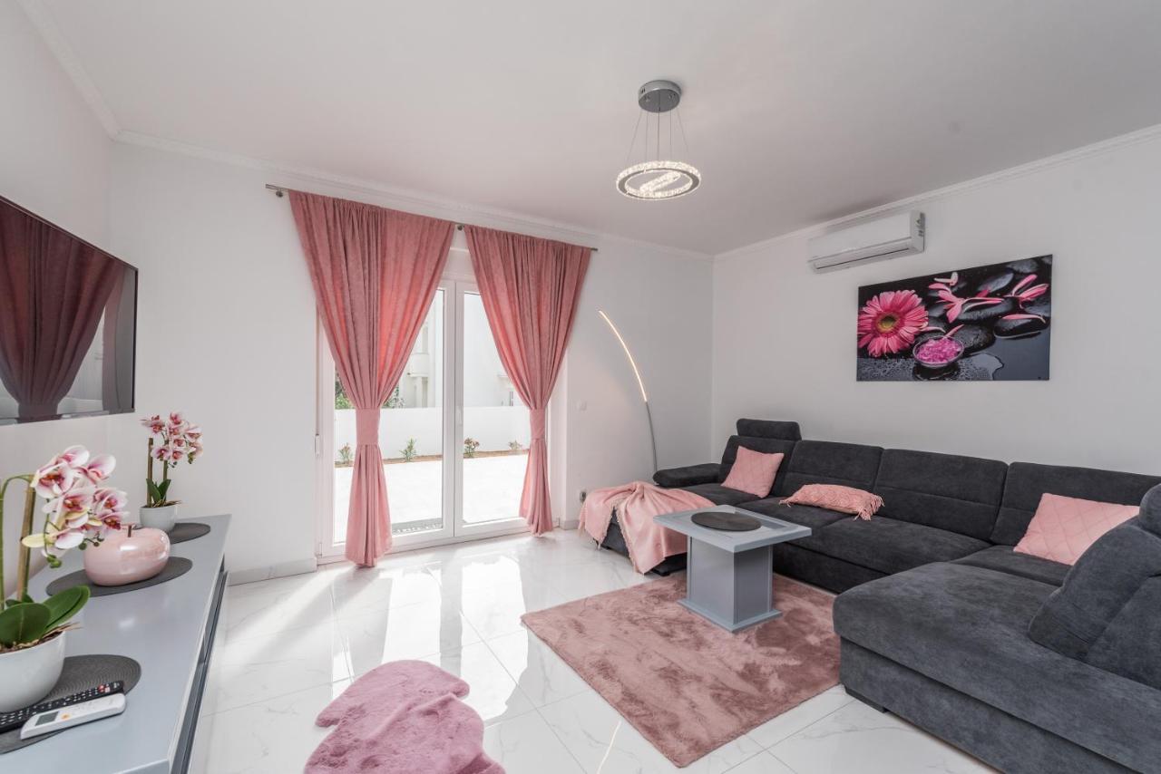 Villa Jana Luxury Apartments Novalja Bagian luar foto