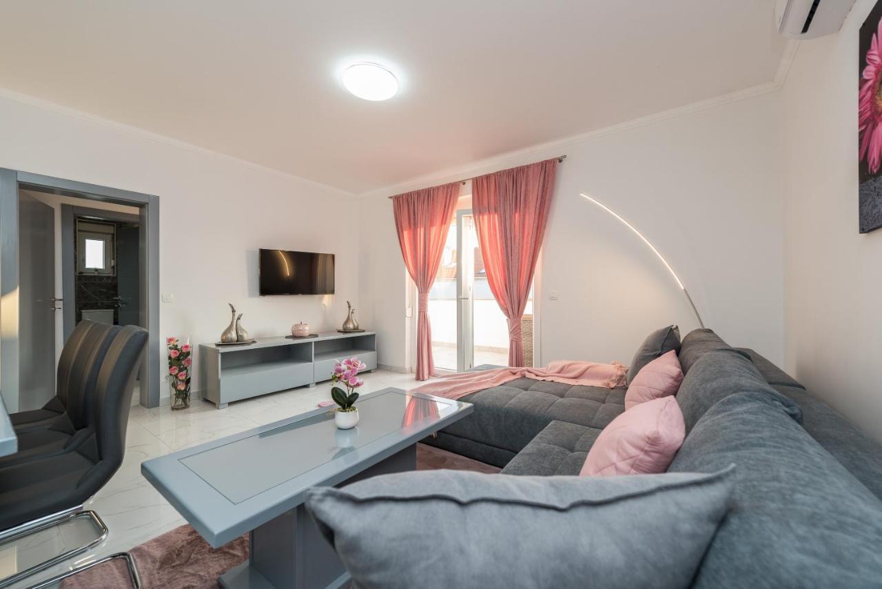 Villa Jana Luxury Apartments Novalja Bagian luar foto