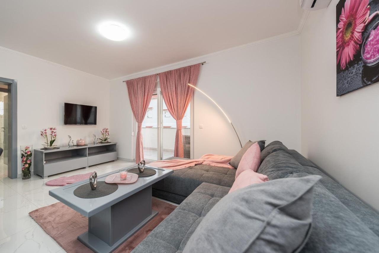 Villa Jana Luxury Apartments Novalja Bagian luar foto