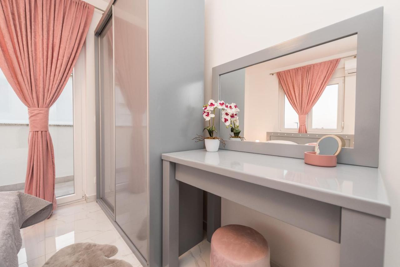 Villa Jana Luxury Apartments Novalja Bagian luar foto